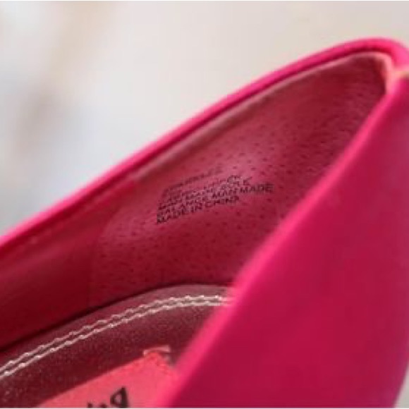 Pink Betsy Johnson size 7 pumps - Picture 6 of 7